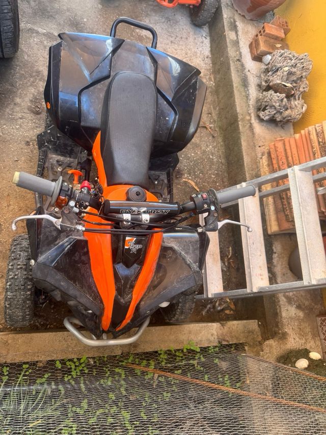 Miniquad Naranja y Negro