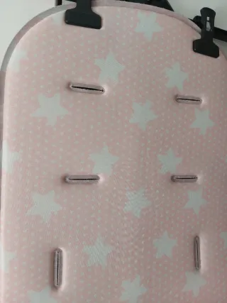 Colchoneta para silla de paseo rosa estrellas