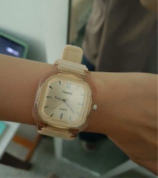 Reloj Timetti Beige y Dorado