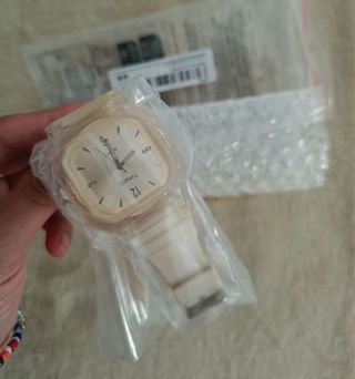 Reloj Timetti Beige y Dorado