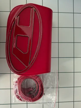 Bolso Clutch Rojo Diesel con Logo