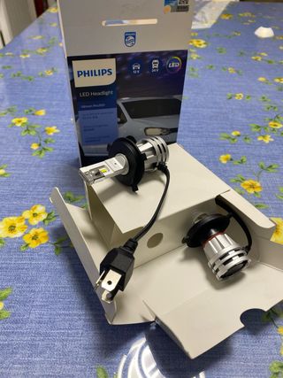 Lámparas LED Philips H4 Ultinon Pro3101