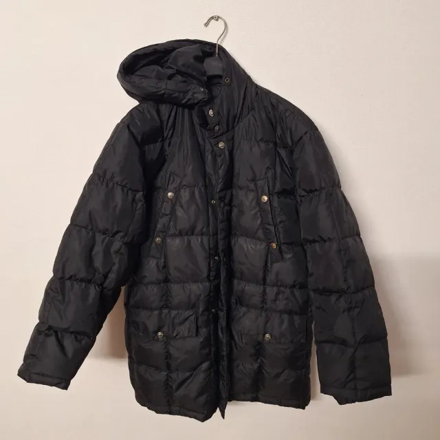 Piumino uomo nero con cappuccio