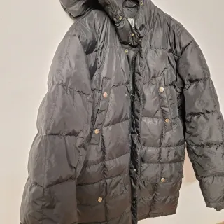 Piumino uomo nero con cappuccio