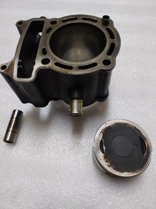 Cilindro y pistón Kymco Grand Dink 300