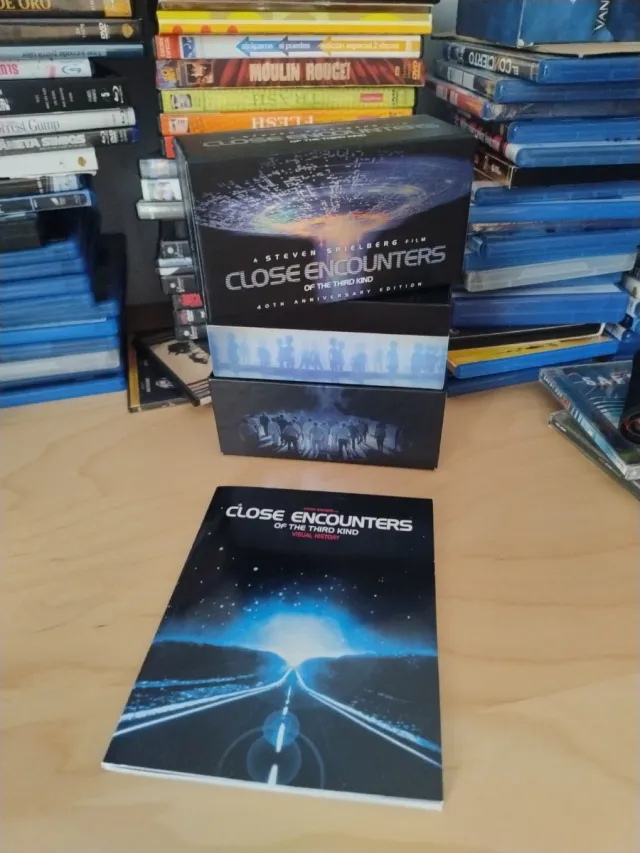 Encuentros Cercanos 3ª Fase Caja Luminosa.