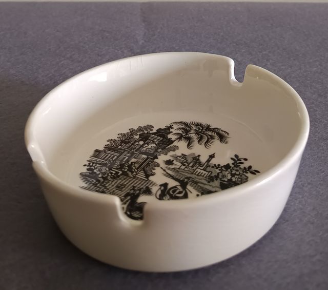 Cenicero La Cartuja Sevilla 11cm