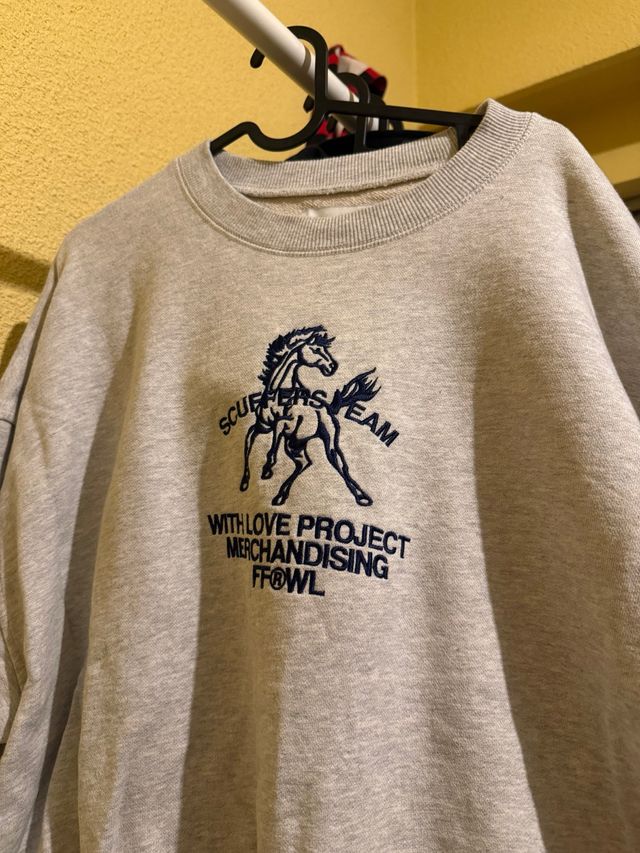 Sudadera Scuffers Gris con Diseño de Caballo