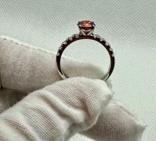 Anillo Moissanita Roja 1ct y Circonitas Plata