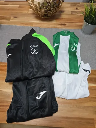 Equipación Fútbol C.S.F. Joma.