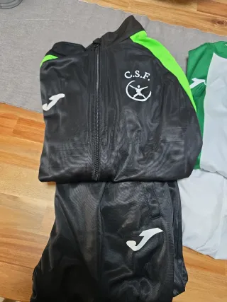 Equipación Fútbol C.S.F. Joma.