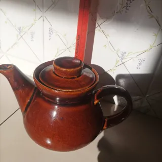Teiera anni 70 in ceramica marrone