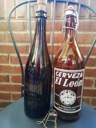 2 Bottiglie di Birra Grandi Vuote