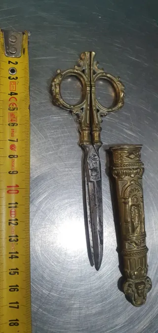 Antiche forbici francesi del XIX secolo