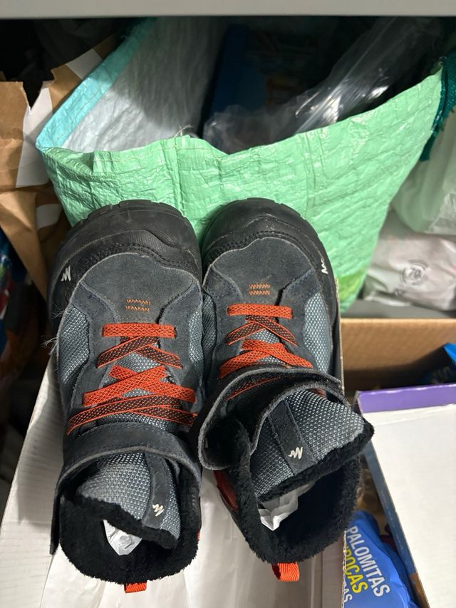 Botas niño Decathlon T.30 impermeables