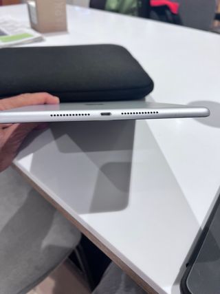 iPad Air 9ª Gen 64GB Plata,