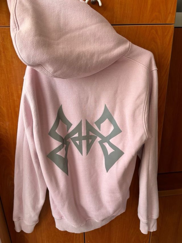 Sudadera rosa con capucha y logo