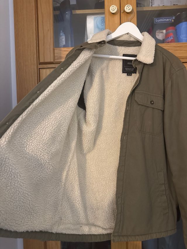 Chaqueta Pull&Bear verde forrada