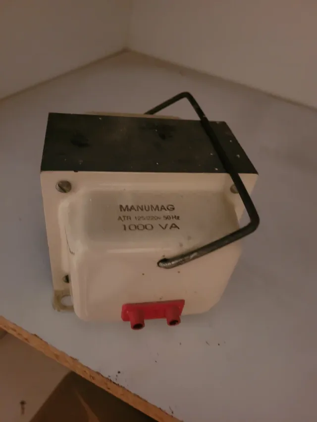 Transformador Manumag 1000 VA 125-220V