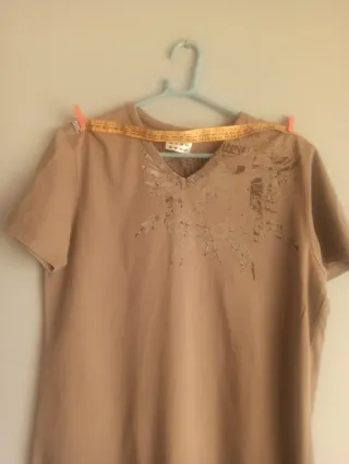 Camiseta juvenil beige grisáceo