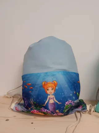 Mochila juvenil con estampado de sirena