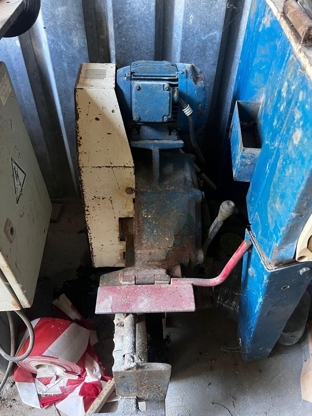 Dobladora y cortadora de hierro profesionales trif