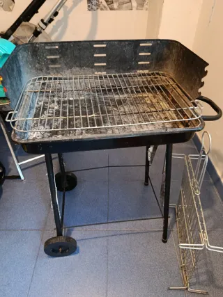 Barbacoa de carbón negra