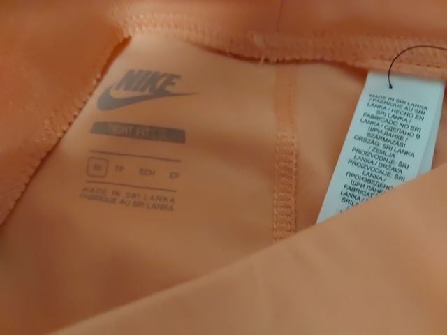 Mayas cortas Nike naranjas