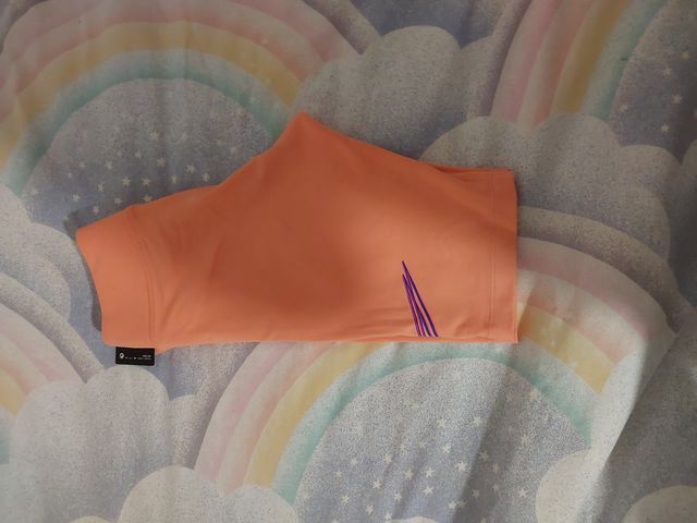 Mayas cortas Nike naranjas