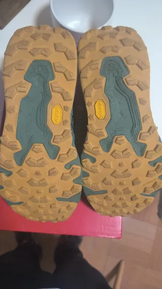 Zapatillas Trail New Balance Hierro V9 Talla 42'5