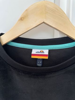Camiseta Crop Ellesse Negra