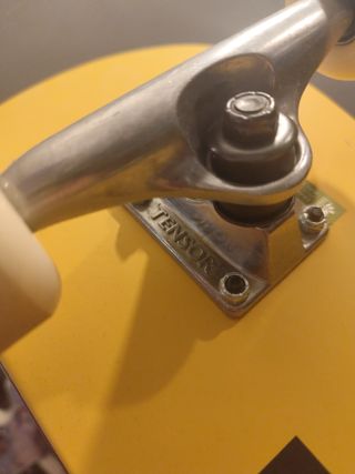 Tabla de skate GLOBE amarilla