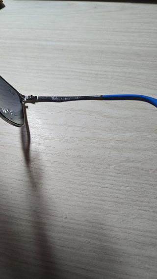 Occhiali da sole Ray-Ban sfumati blu