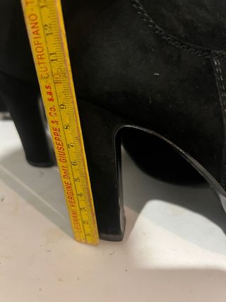 Stivali neri in camoscio