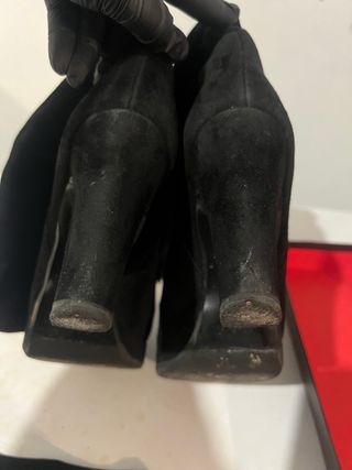 Stivali neri in camoscio