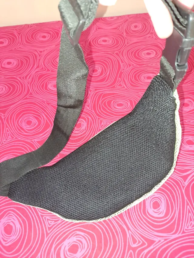 Riñonera verde de malla