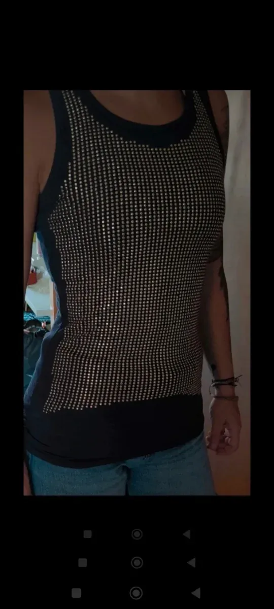 Camiseta sin mangas con efecto de tachuelas