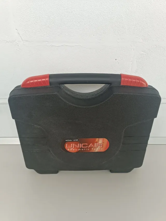 CLAVADORA NEUMÁTICA Unicair Nova 12/60