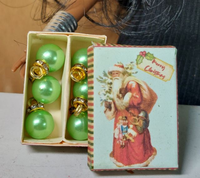 Caja Bolas Navidad 1:6 Barbie. escala 1:6