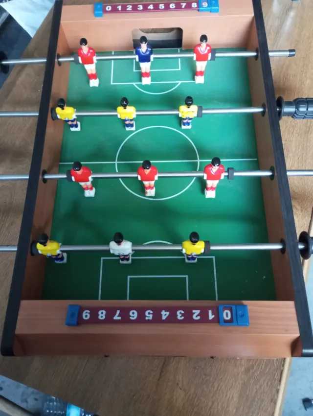 Futbolín de madera