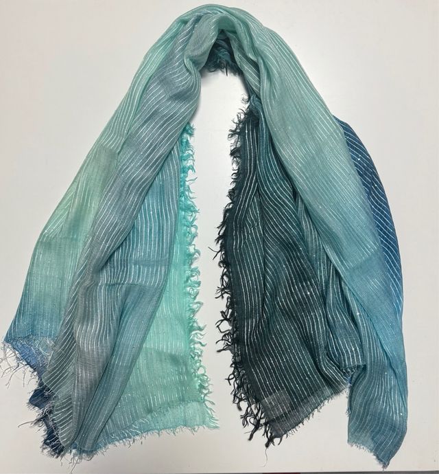 Sciarpa artigianale sfumata blu e verde acqua