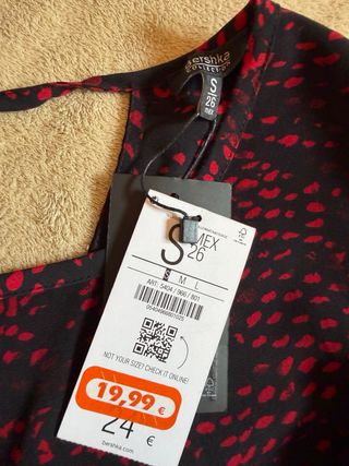 Vestido Bershka Negro y Rojo