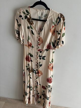 Vestido floral Zara