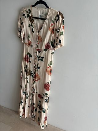 Vestido floral Zara