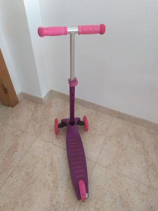 Patinete 3 ruedas niña con casco