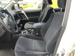 Renting - TOYOTA LANDCRUISER 2.8 D-4D GX