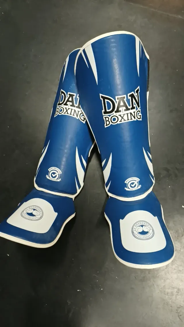Espinilleras Dan Boxing Azul y Blanco