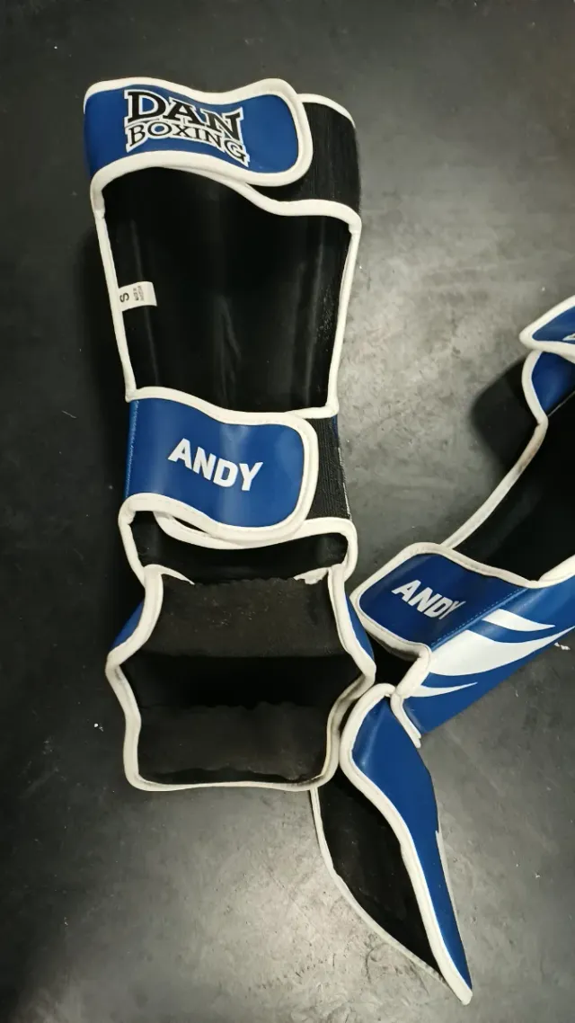 Espinilleras Dan Boxing Azul y Blanco