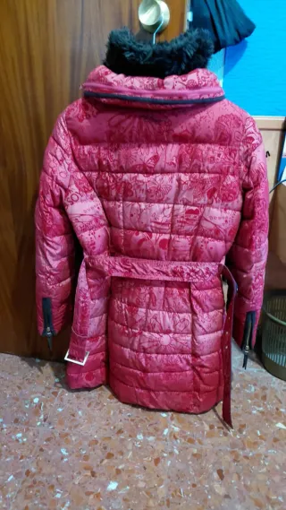 Chaquetón Desigual Rojo Estampado