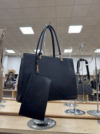 Bolso Negro con Cartera